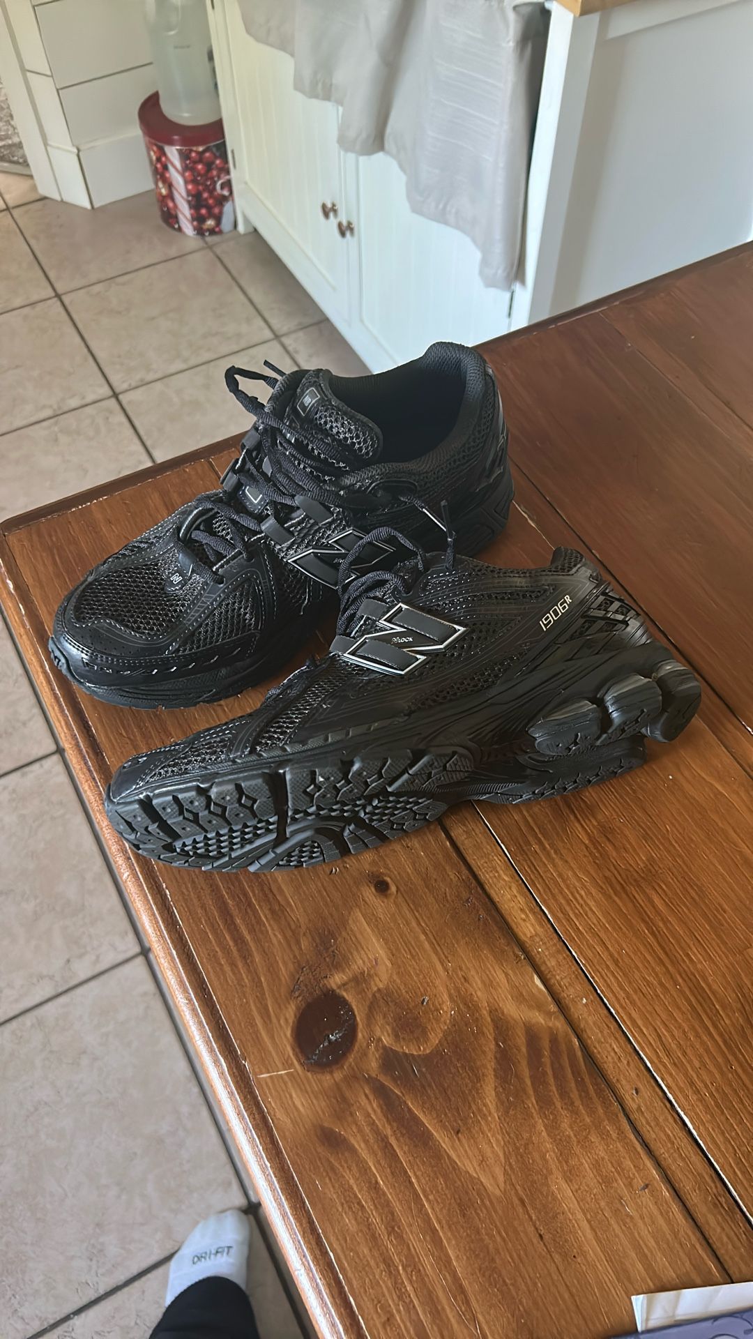 New Balance 1906R Black Metallic Silver