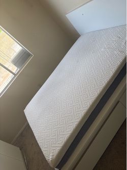 Full size bed