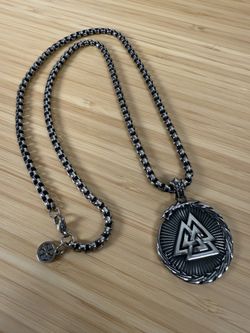 Manntara Valknut Necklace