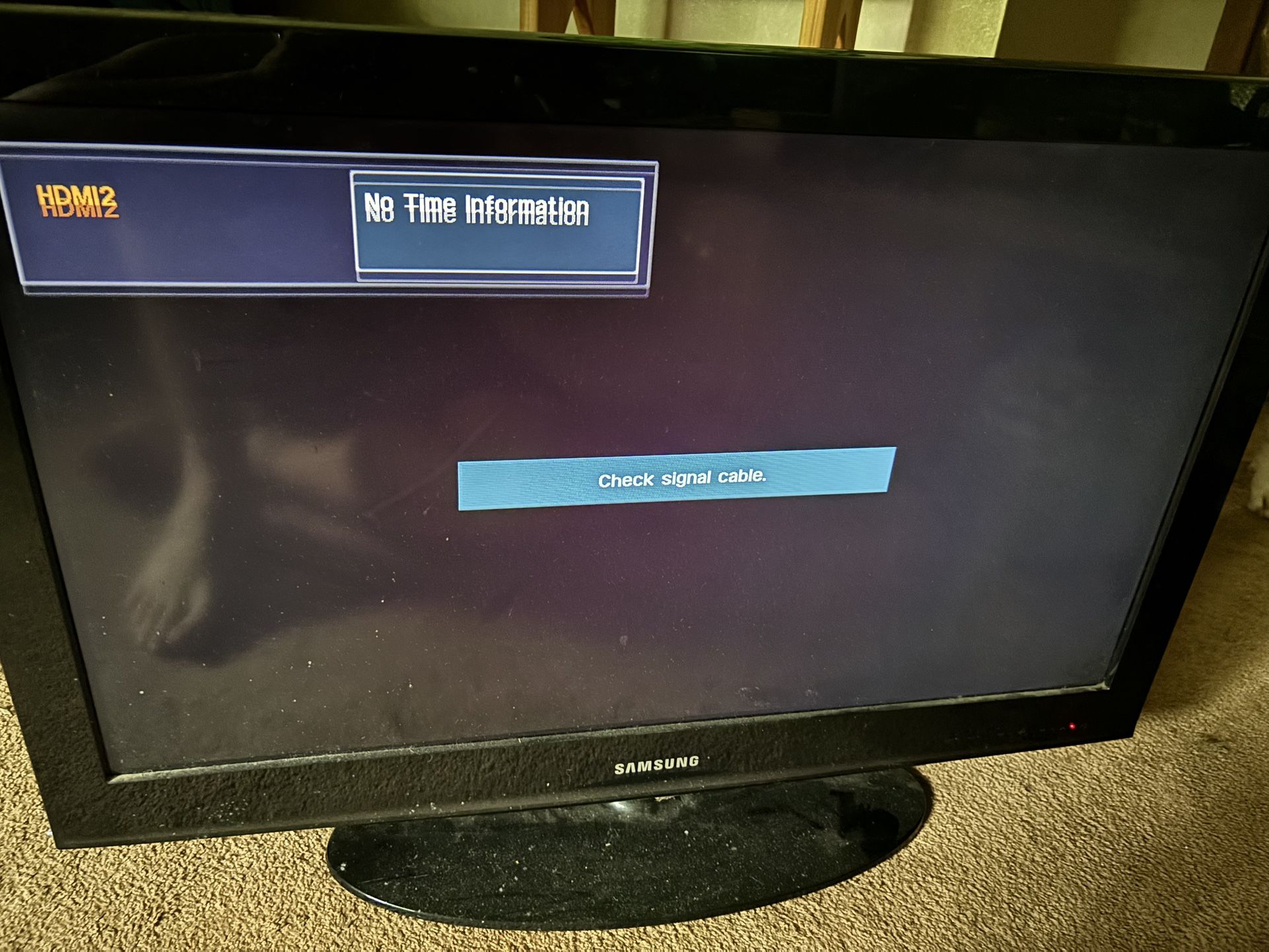 Samsung 30x19 Inch Tv