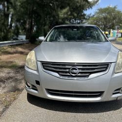 2010 Nissan Altima 2.5 S Sedan