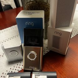 Ring Video Doorbell 4, 2 Batteries & Chime
