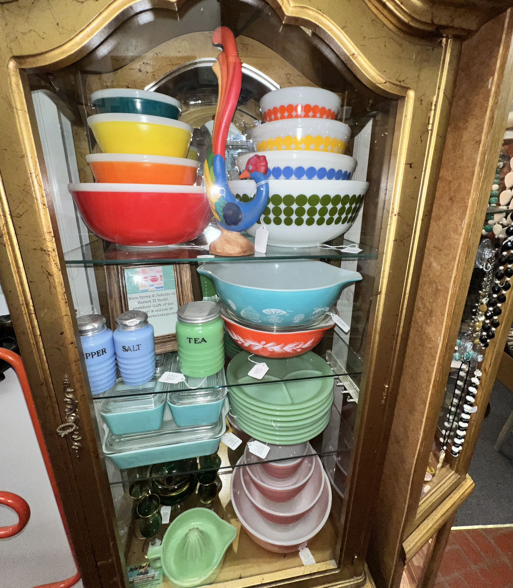 Vintage Pyrex, Jadeite, Mcm Kitchenware And Retro Furniture