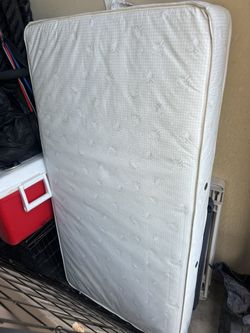 Crib + Mattress 
