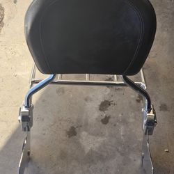 Victory LiKE NEW SISSYBAR w/Touring RACK REMOVABLE SISSY BAR 