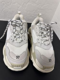 Balenciaga Triple S Women’s Shoes Sneakers Excellent Condition 