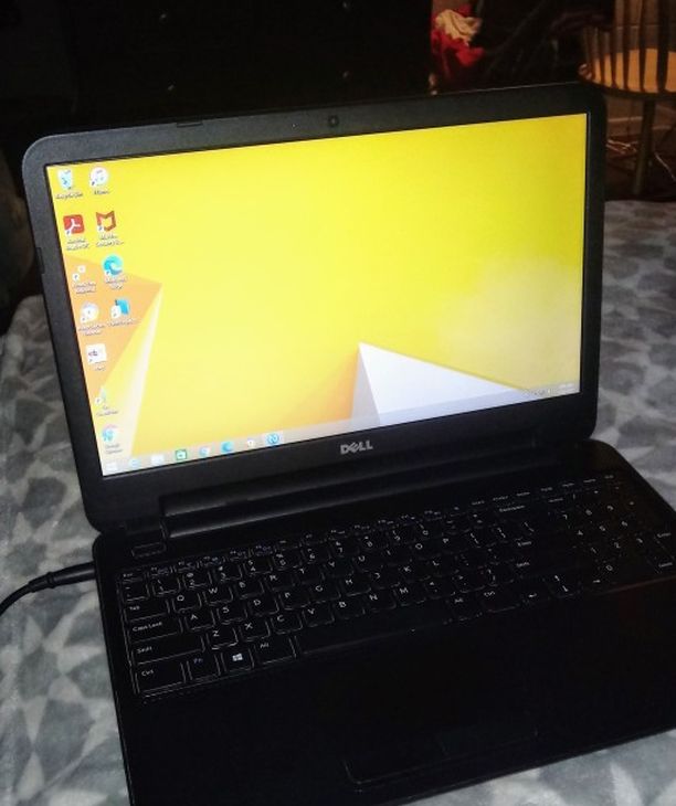 Dell inspiron 3521 laptop 4 GB RAM 500 GB HD