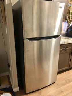 Frigidaire Refrigerator 18.3 cu ft