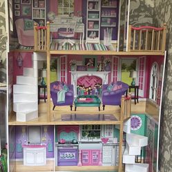 Large Dollhouse Like New ! Kidcraft For 18 Inch Dolls