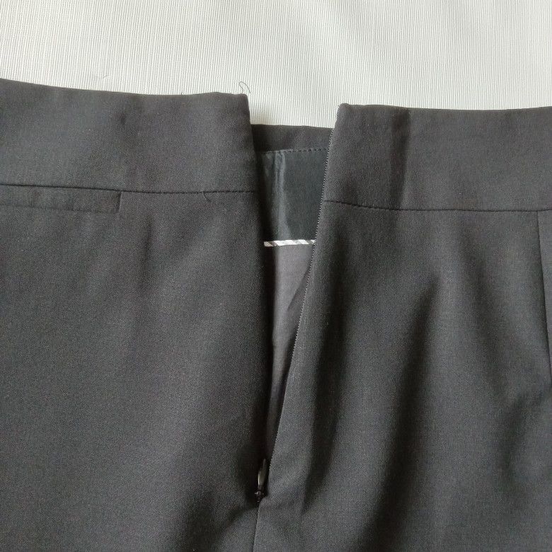 Banana Republic Size 8 Black Knee Length Wool Blend Fully Lined Pencil Skirt GUC