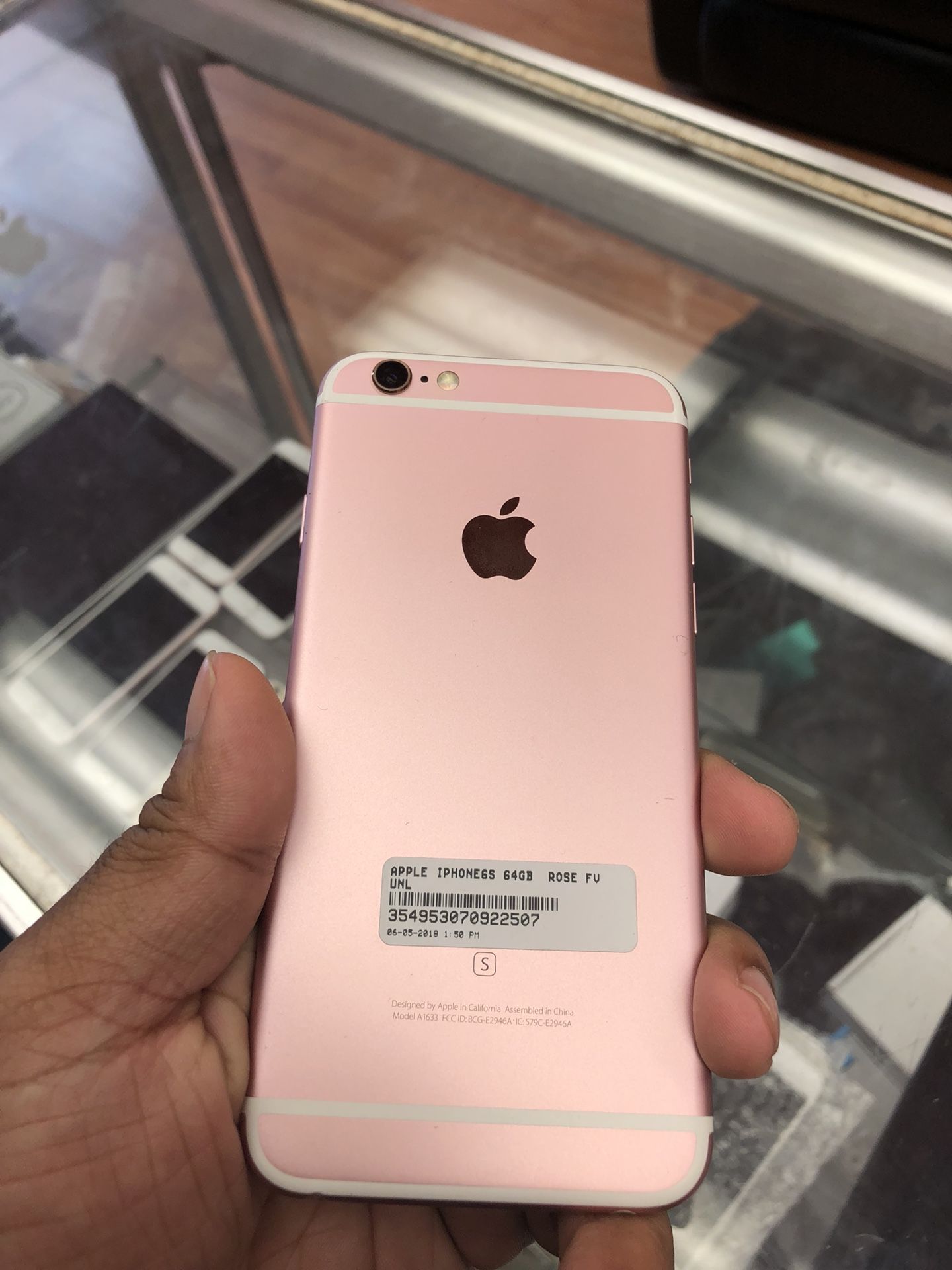 iPhone 6S 64gb rose gold factory unlocked