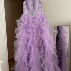 Quincy Dress Size Medium 