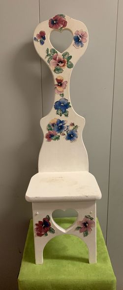 Antique Doll / Decor / Chair