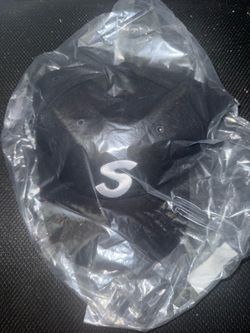 Supreme World Famous S Logo 6-Panel Hat Black