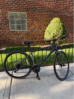 Cannondale Quick Hybrid Bike – Medium Frame – Hydraulic Disc Brakes