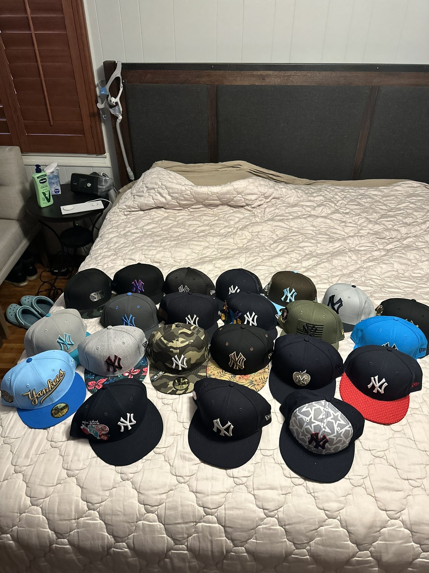 Yankee Fitted And Snap Back Hats