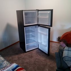 Haier 9.5 Cu Refrigerator