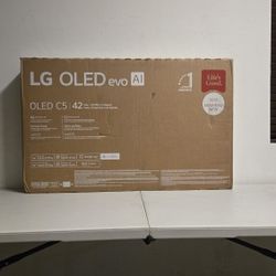 42 Inch Oled LG C5 Smart TV 4K UHD with 144 Hz refresh rate.