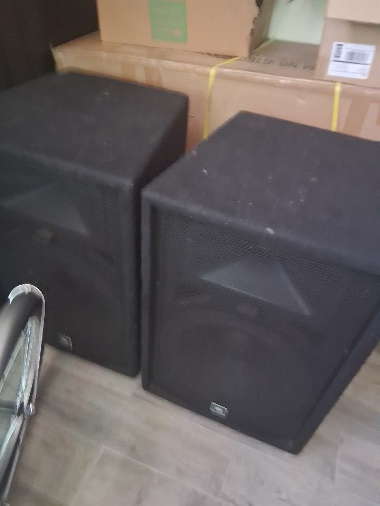 2 JBL JRX215 15" Two-Way Sound Reinforcement Loudspeaker System: