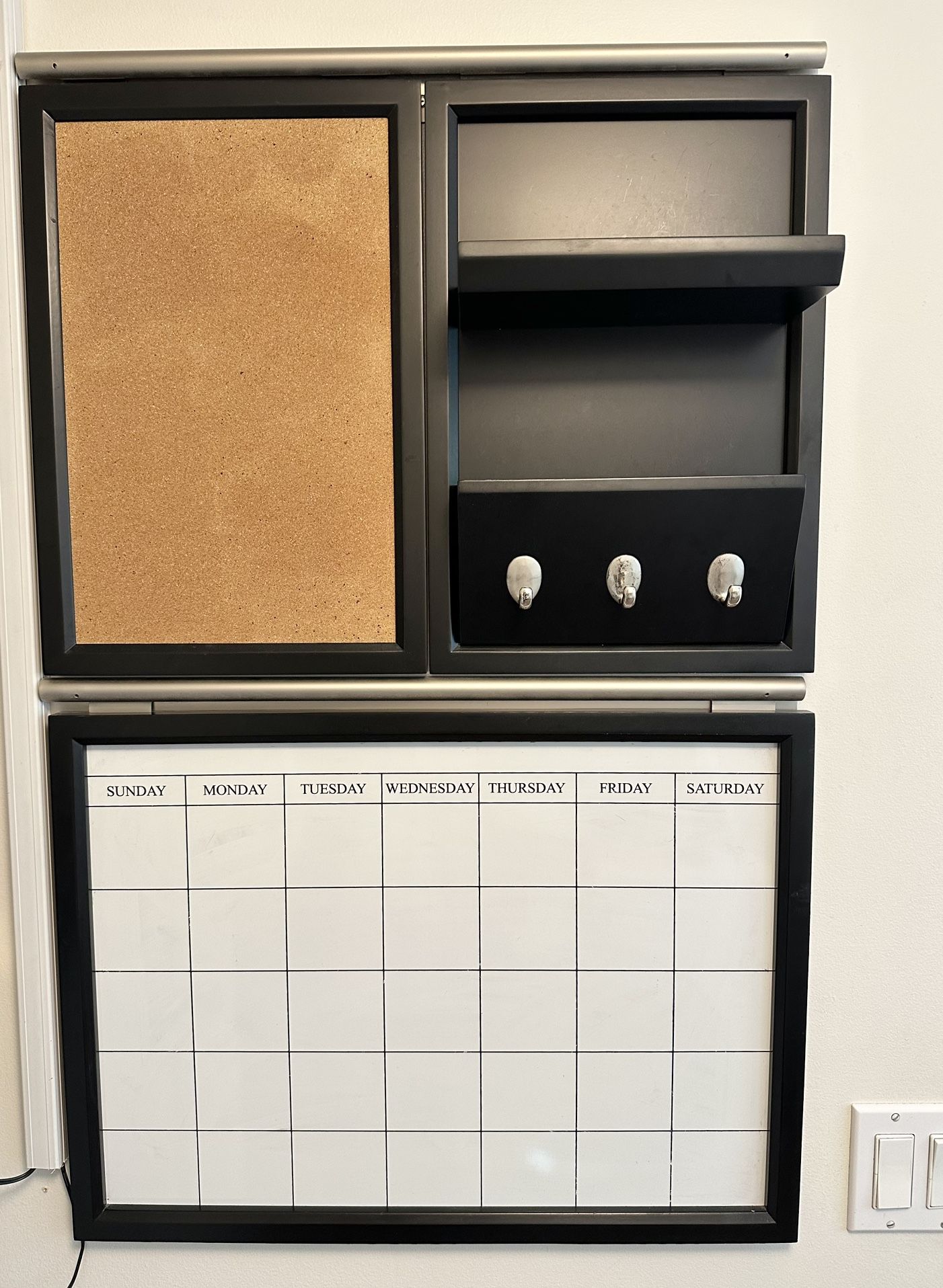 Pottery Barn Daily System wall organizer 5 pc including mounting rails!
