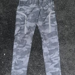 UA unstoppable camo pants