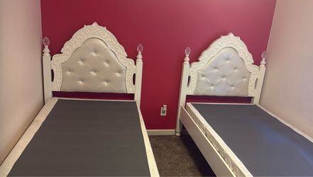 2 twin beds