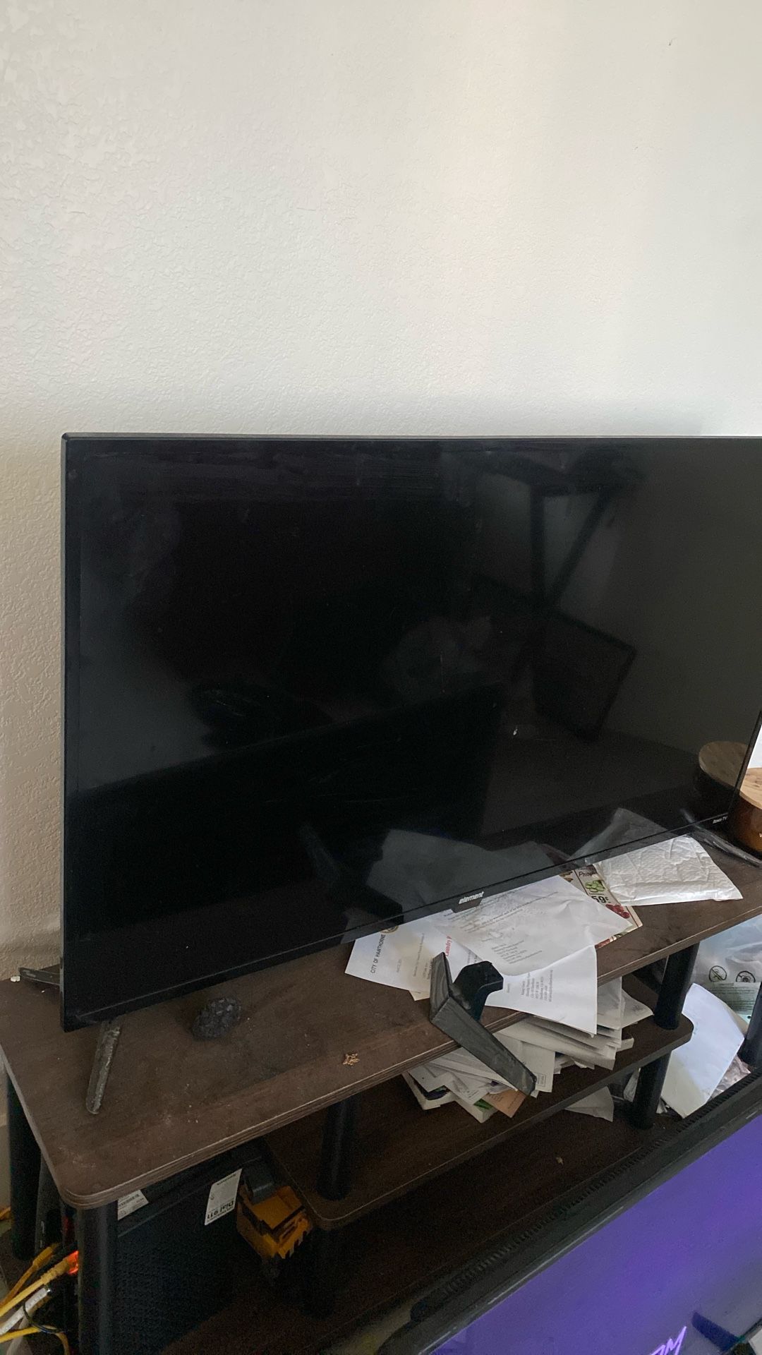 ROKU TV 43in JUNK BROKEN SCREEN