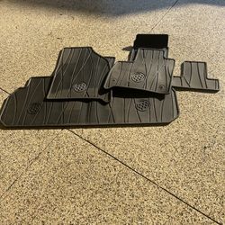 Floor mats (new) - 2019 Buick enclave