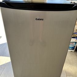 Galanz 3.3 Cu Mini Fridge