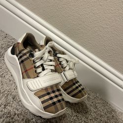 Female Burberry Shoes