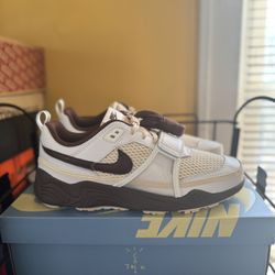 Travis Scott X Zoom Field Jaxx