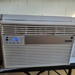 DANBY 8000 BTU A/C UNIT REMOTE CONTROL ENERGY STAR RATED CLEAN QUIET EFFICIENT UNIT CAN COOL A LARGER AREA 