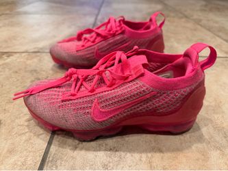 Nike Air Vapormax Flyknit “Hyper Pink”