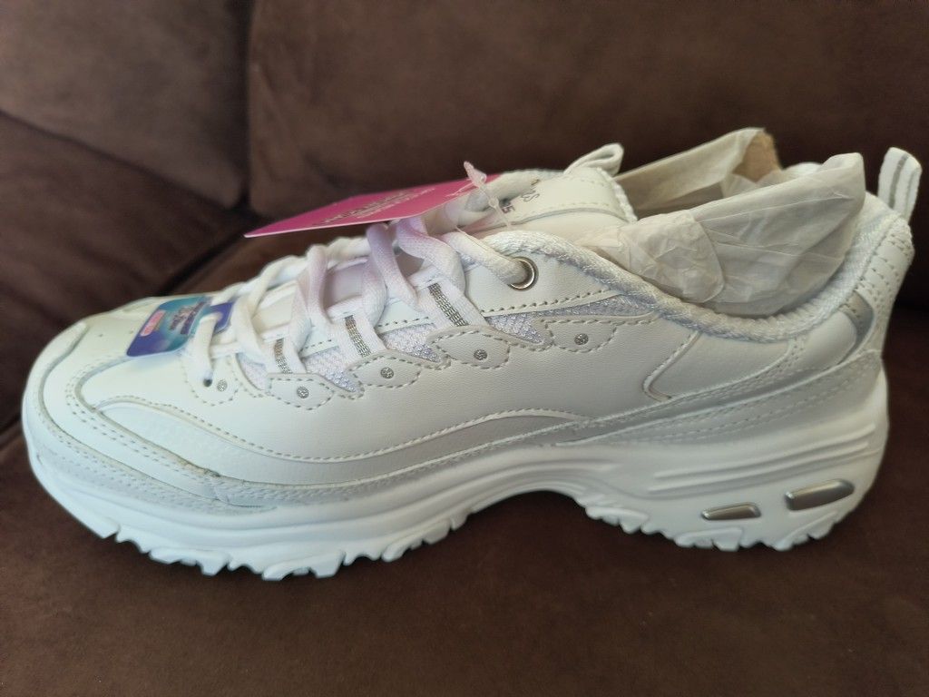 Women's Skechers D'Lites 8.5 Wide