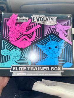 Pokémon Sword & Shield Evolving Skies Elite Trainer Box