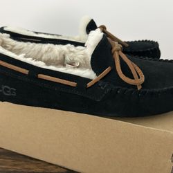 UGG Dakota Women’s Slippers Size 7