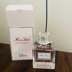 Miss Dior perfume