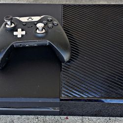 XBOX ONE 500GB W/Controller 