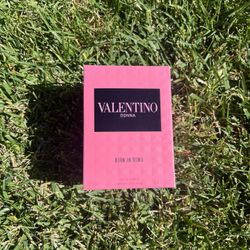 Valentino Donna Born In Roma