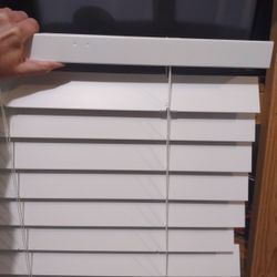 Levolor Blinds 2.5"-23"x48"