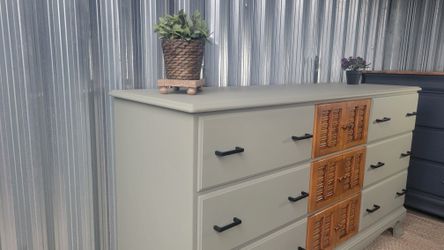 Vintage MCM Solid Maple Dresser 9-Drawer