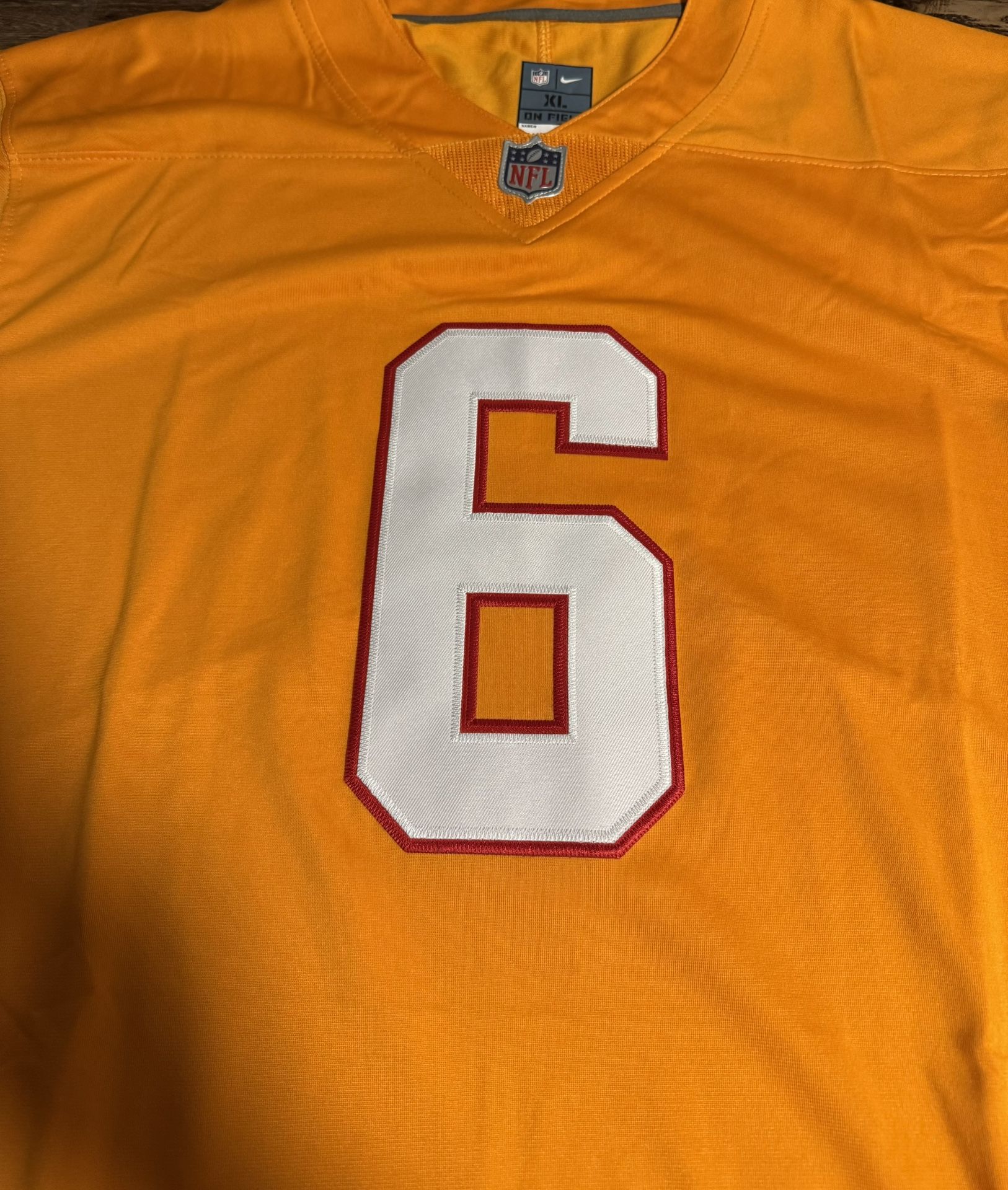 Baker Mayfield Buccaneers Creamsicle Men’s XL Jersey