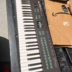 Yamaha Dx-27 Vintage Keyboard