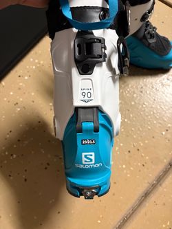 like new youth ski boots