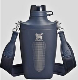 Brand New ** Stanley 23 Oz Cross  Bottle