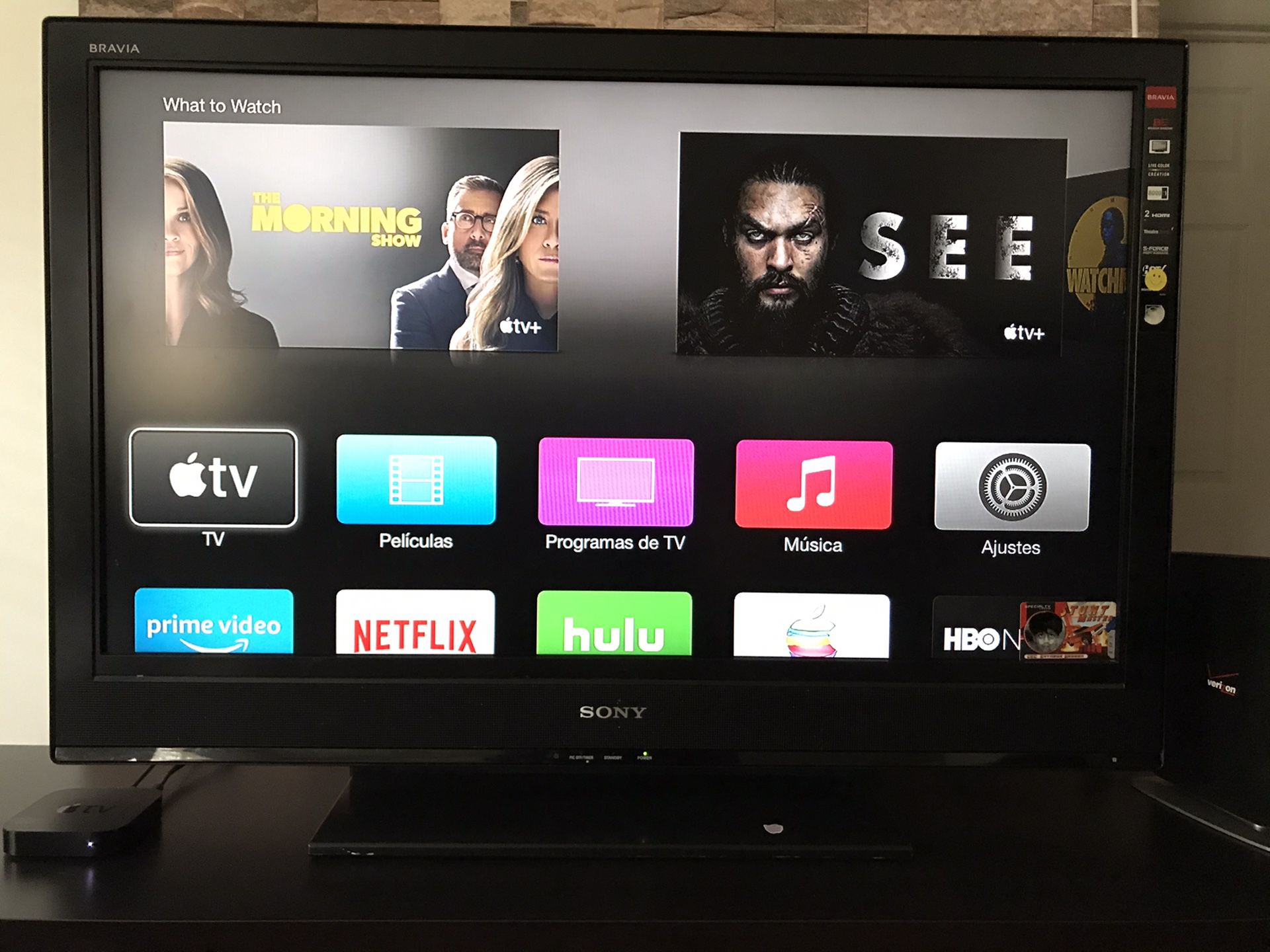 Combo - Sony Bravia Tv 40” plus Apple Tv