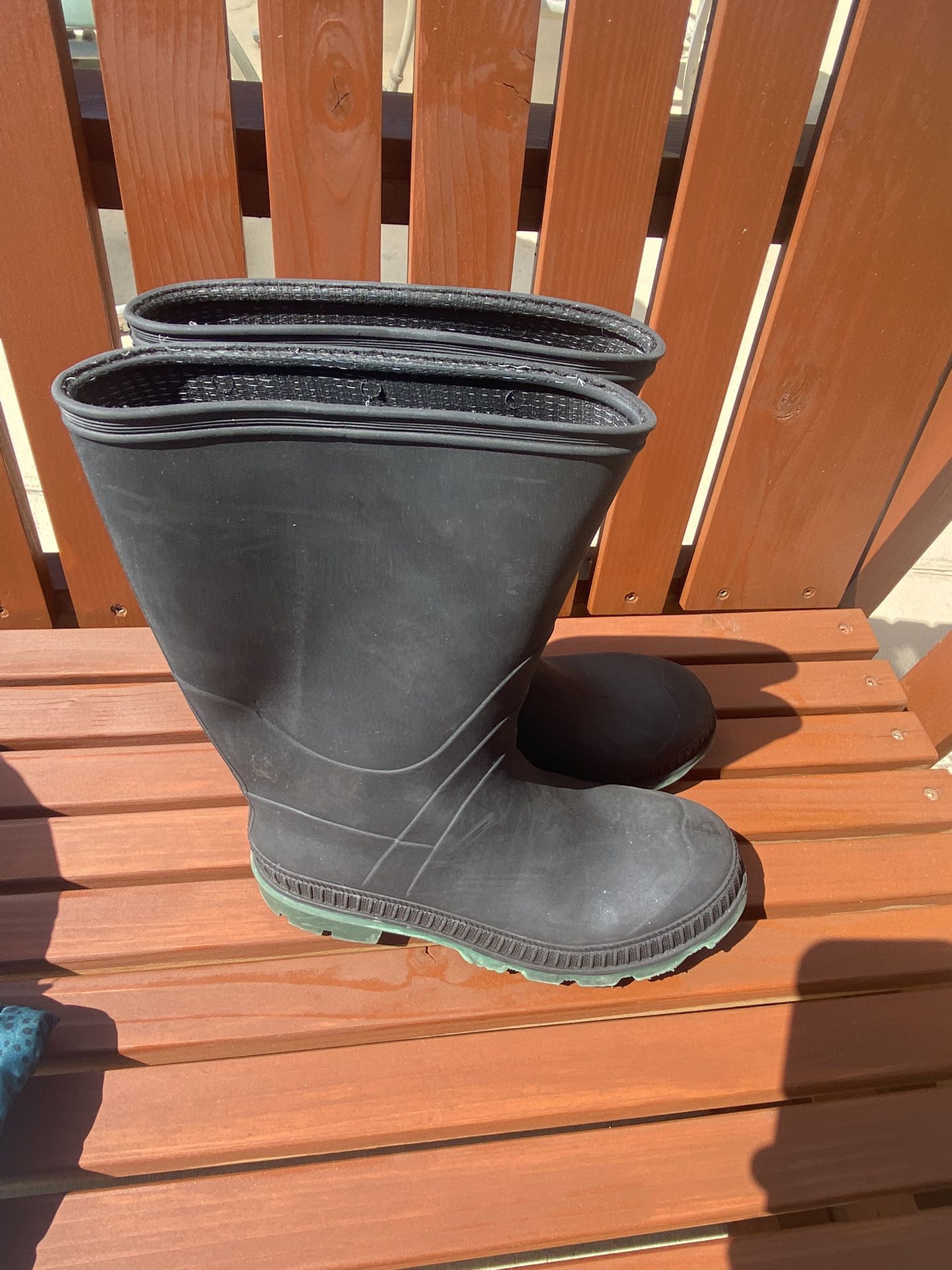 Rain Boots Size 5 Youth