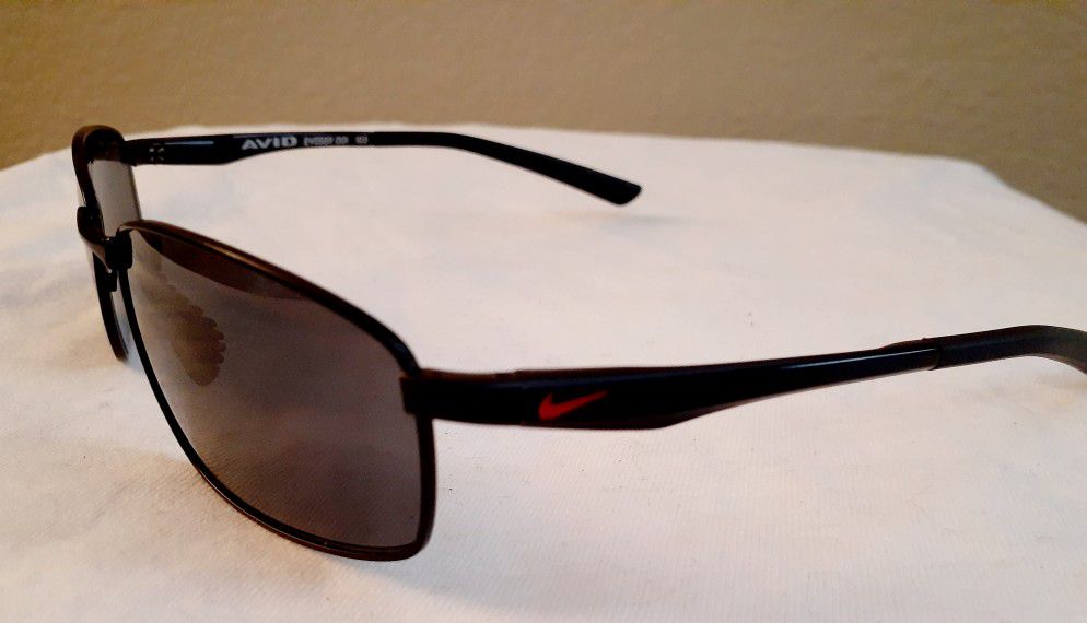 Nike AVID SQ EV0589 sunglasses