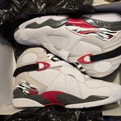 Jordan 8 Retro White and true Red size 11