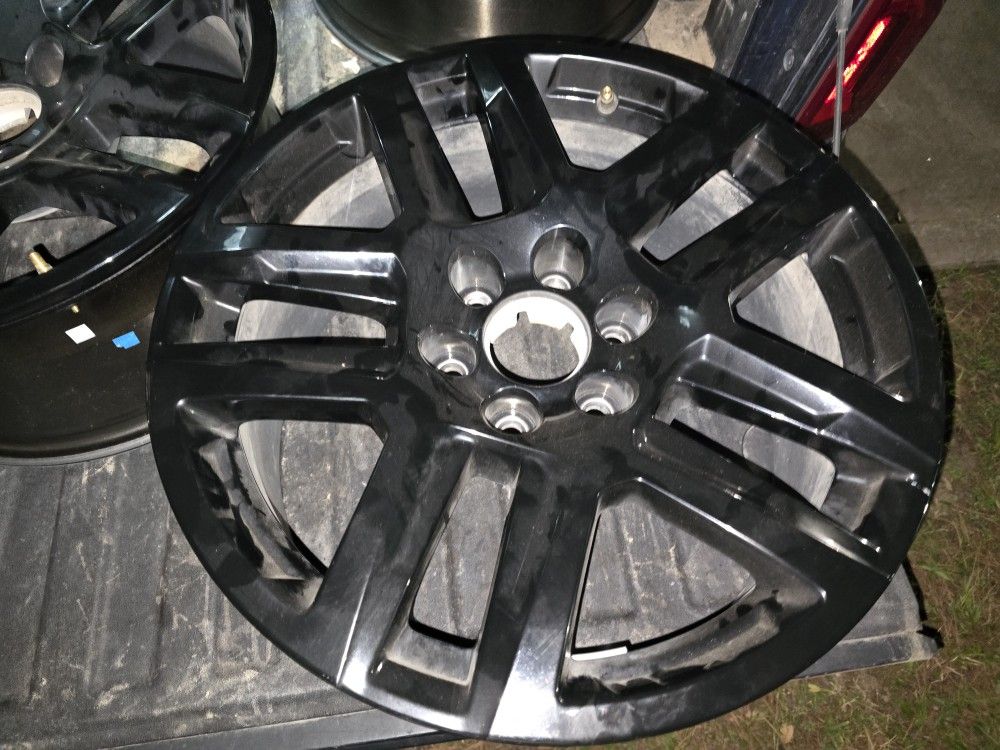 20 Inch Silverado Black Wheels